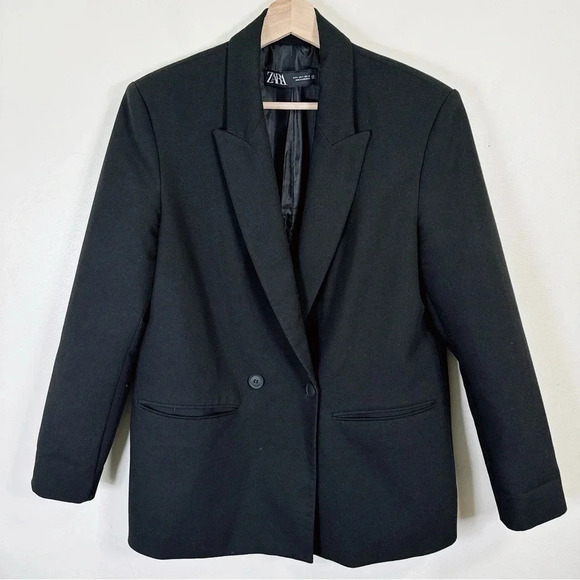 Zara Shoulder Pad Notched Lapel Double Breasted Blazer in Black - Picture 3 of 16